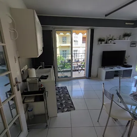 Maison De La Promenade Apartment